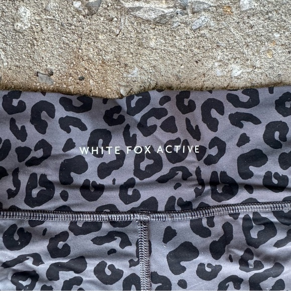 Leopard Print White Fox Active‎ Biker Shorts Size XS - Picture 4 of 4